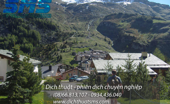Thị trấn có tên Bivio thuộc bang Graubunden với 200 cư dân, không chỉ nói được 3 trong 4 ngôn ngữ chính mà còn dùng rất nhiều phương ngữ. Đa số người dân ở Bivio nói tiếng Đức, một phần tư nói tiếng Ý (ngôn ngữ chính của bang) và một phần năm nói tiếng Romansh.